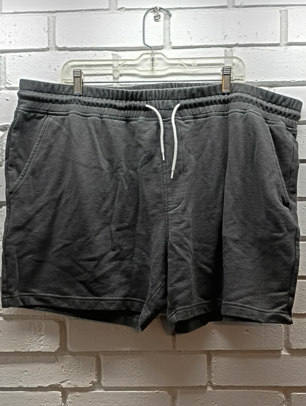 Original Use Mens Size XXL 2 Pocket Elastic w/Drawstring Waist Dark Gray Shorts